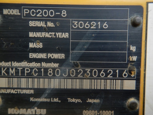 Lot.328 Komatsu PC200-8 ราคา 2,700,000 บาท