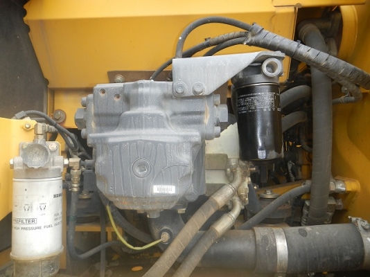 Lot.328 Komatsu PC200-8 ราคา 2,700,000 บาท