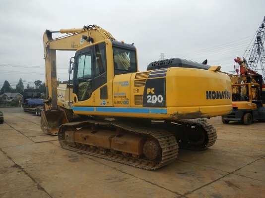 Lot.328 Komatsu PC200-8 ราคา 2,700,000 บาท