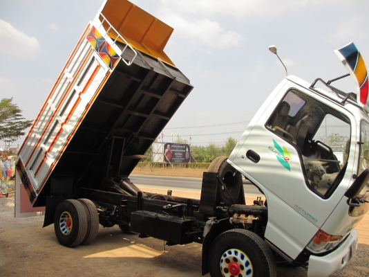 ขายรถด้๊มพ์ NPR120 แรง