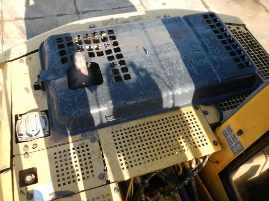 Lot.473 CAT 311B ราคา 1,380,000 บาท Lot.473 CAT 311B ราคา 1,380,000 บาท