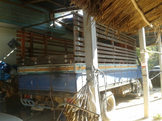 รถหกล้อ MKR อีซุซุ 100ฝาขาว รถหกล้อ MKR อีซุซุ 100ฝาขาว