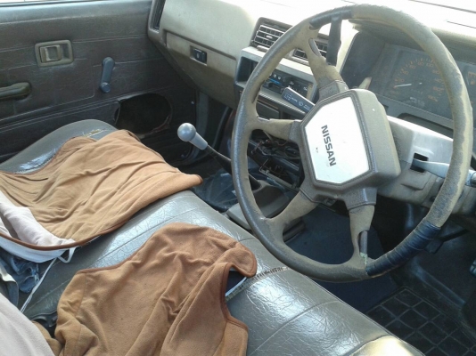 รถกระบะนิสสัน  สภาพพร้อมใช้  เครื่องดี เกียร์ดี  คันซีสวย