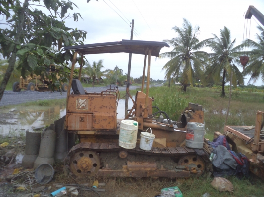 ขายรถแทรกเตอร์ตีนตะขาบรุ่น WATANABE WT 031