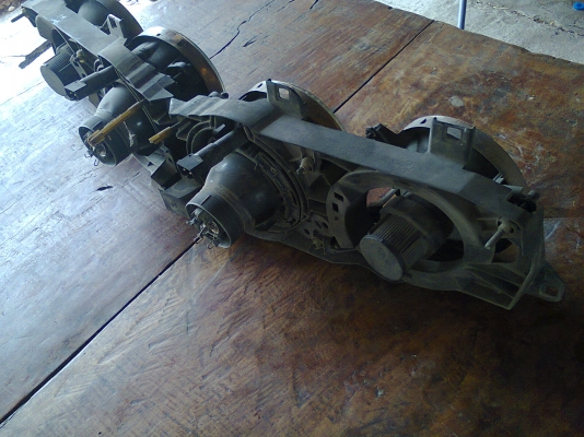 ขายไฟหน้า BMW E34 = 1 คู่ ราคาถูกๆ ครับ 4000 บาท ขายไฟหน้า BMW E34 = 1 คู่ ราคาถูกๆ ครับ 4000 บาท