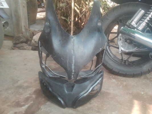 ขาย งานดิบ แฟริ่ง  cbr1000 ซื้อมาใส่ไม่ได้ขายต่อดีกว่าเผื่อใครต้องการใช้