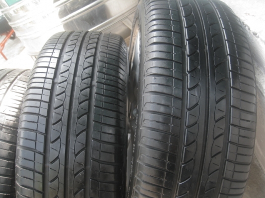 ขายล้อแม็ก nissan almera 15"x5.5" et40 4 รู 100 ยางปี11 สนใจติดต่อเล็กคลองสาม (081-3747940)