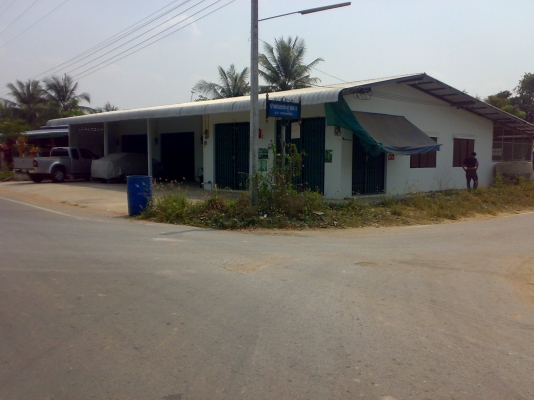 ขายที่จ.ชลลบุรี เขต พนัสนิคม พร้อมบ้าน และ ห้องแถว  ด่วนมากๆ