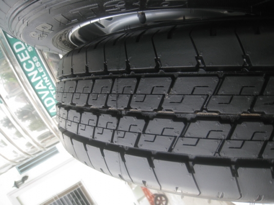 ขายกะทะล้อป้ายแดง d-max ขอบ15 6รู139.7 ยางปี13 สนใจติดต่อเล็กคลองสามครับ (081-3747940)