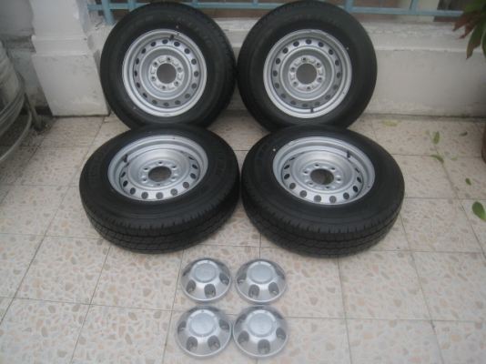 ขายกะทะล้อป้ายแดง d-max ขอบ15 6รู139.7 ยางปี13 สนใจติดต่อเล็กคลองสามครับ (081-3747940)