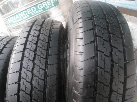 ขายกะทะล้อป้ายแดง d-max ขอบ15 6รู139.7 ยางปี13 สนใจติดต่อเล็กคลองสามครับ (081-3747940)