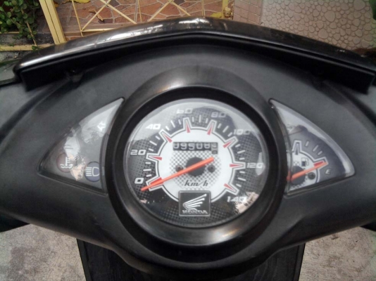 ขออนุญาติขาย Honda Click Combi Brake วิ่งแค่ 9,xxx กิโล โอนให้ฟรีครับ