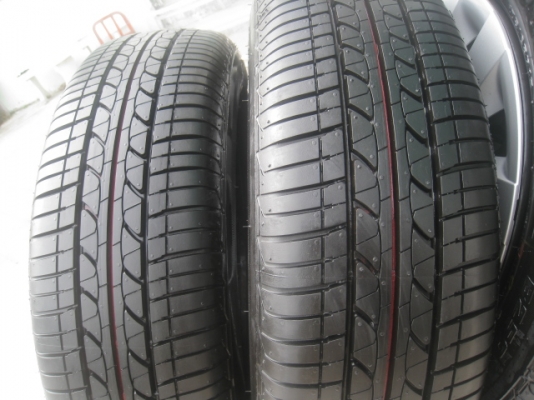 ขายกะทะล้อป้ายแดง suzuki swift ขอบ15 4รู100 +ยางปี13 สนใจติดต่อเล็กคลองสามครับ (081-3747940)