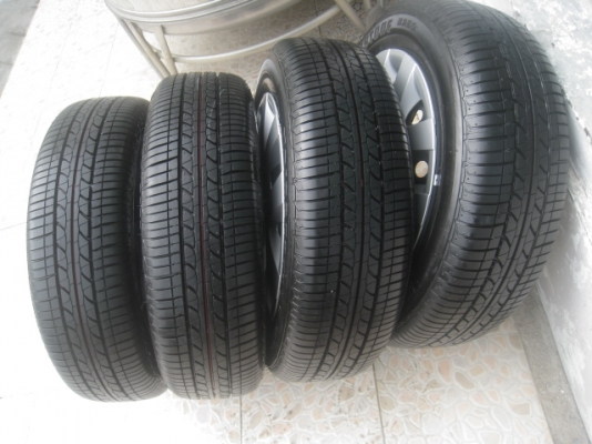 ขายกะทะล้อป้ายแดง suzuki swift ขอบ15 4รู100 +ยางปี13 สนใจติดต่อเล็กคลองสามครับ (081-3747940)