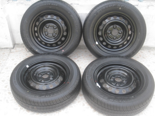 ขายกะทะล้อป้ายแดง new yaris ขอบ14 4รู100 +ยางปี13 ตุ่มและสีที่หน้ายางมีทุกเส้นครับ  สนใจติดต่อเล็กคลองสามครับ (081-3747940)