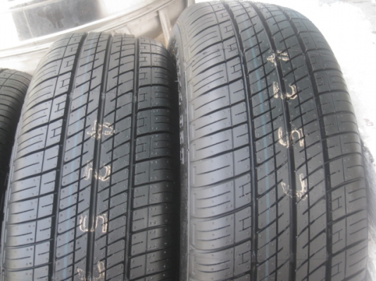 ขายกะทะล้อป้ายแดง new yaris ขอบ14 4รู100 +ยางปี13 ตุ่มและสีที่หน้ายางมีทุกเส้นครับ  สนใจติดต่อเล็กคลองสามครับ (081-3747940)