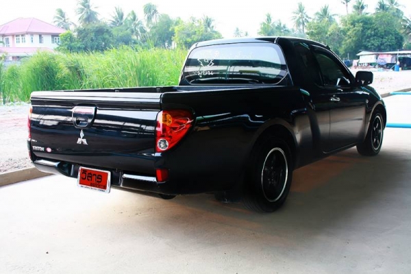MITSUBISHI TRITON MEGACAB  2.4 MT ปี 2010