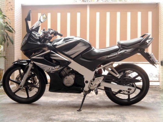 ขออนุญาติขาย HONDA CBR 150 ลายไฟ สตา์ร์ทมือ โอนให้ฟรีครับ