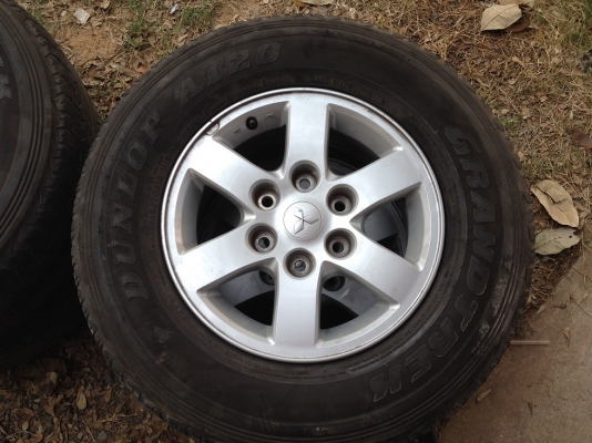 ล้อปาเจโร่ พร้อมยาง 245/70/16