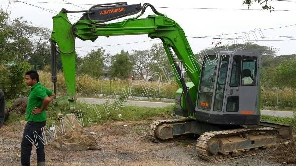 รถแบคโฮ ยี่ห้อ MITSUBISHI รุ่น MX80