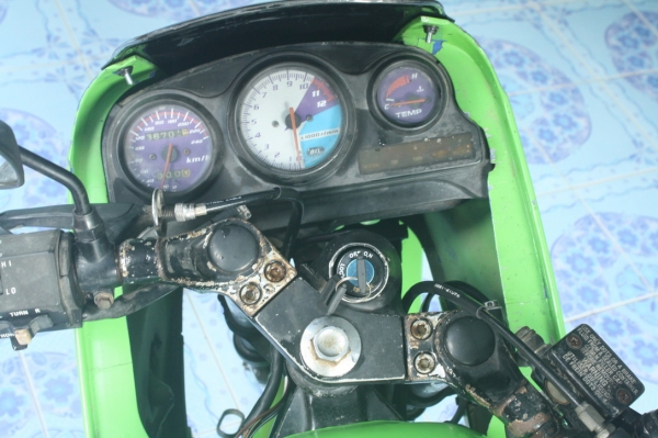 kr150เสื้อทอง