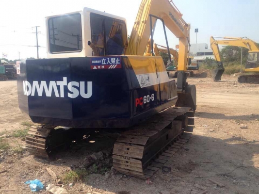 ขายรถแมคโครPC60-6สภาพพร้อมใช้ สนใจติดต่อ 085-156-2314 081-371-2233บอย