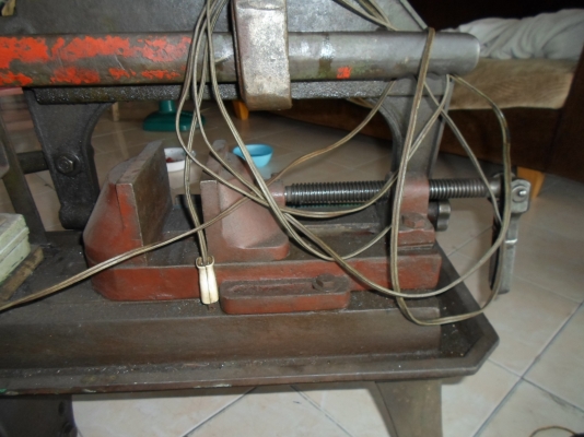 แท่นเลื่อย HERO  สภาพสวย เดิม ๆ พร้อมใช้งาน 8,000