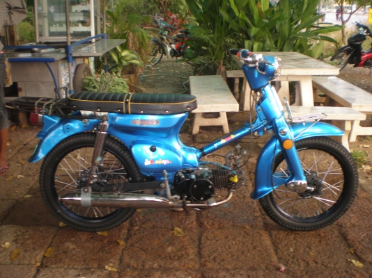 ขอขาย C70 เครื่องเวฟ Z สีทำใหม่ รถวิ่งดีมากครับ มีเล่มทะเบียน ค่าตัว 16500 บาท