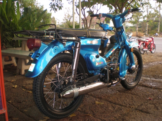 ขอขาย C70 เครื่องเวฟ Z สีทำใหม่ รถวิ่งดีมากครับ มีเล่มทะเบียน ค่าตัว 16500 บาท