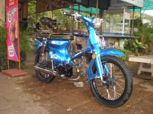 ขอขาย C70 เครื่องเวฟ Z สีทำใหม่ รถวิ่งดีมากครับ มีเล่มทะเบียน ค่าตัว 16500 บาท