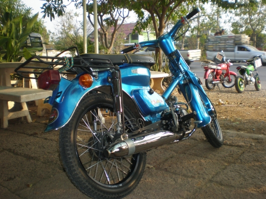 ขอขาย C70 เครื่องเวฟ Z สีทำใหม่ รถวิ่งดีมากครับ มีเล่มทะเบียน ค่าตัว 16500 บาท