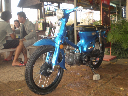 ขอขาย C70 เครื่องเวฟ Z สีทำใหม่ รถวิ่งดีมากครับ มีเล่มทะเบียน ค่าตัว 16500 บาท