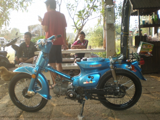 ขอขาย C70 เครื่องเวฟ Z สีทำใหม่ รถวิ่งดีมากครับ มีเล่มทะเบียน ค่าตัว 16500 บาท