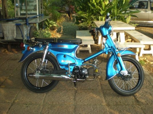 ขอขาย C70 เครื่องเวฟ Z สีทำใหม่ รถวิ่งดีมากครับ มีเล่มทะเบียน ค่าตัว 16500 บาท