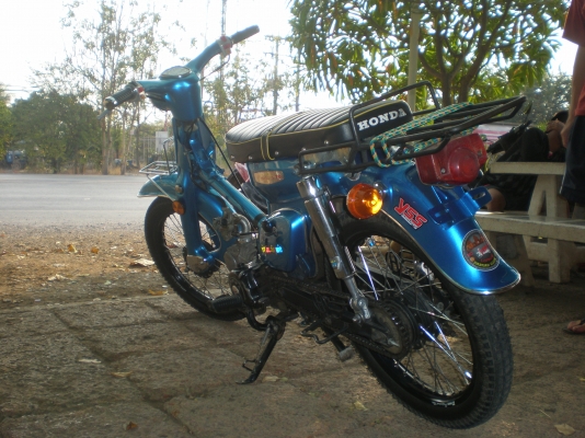 ขอขาย C70 เครื่องเวฟ Z สีทำใหม่ รถวิ่งดีมากครับ มีเล่มทะเบียน ค่าตัว 16500 บาท