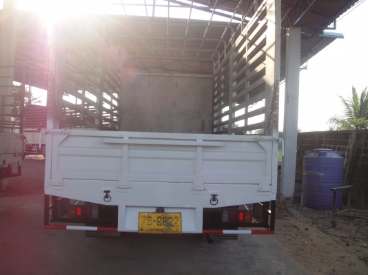 ISUZU NQR เครื่อง 150 แรง กะบะยาว 5.50 เมตร พร้อมคอกเหล็ก ยางใหม่ 6 เส้น