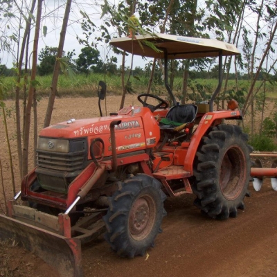 ขายรถแทรกเตอร์ คูโบต้า รุ่น L3408 พร้อมอุปกรณ์ ผานหก    ผานขุดหัวมัน  เครื่องดี ครับ  เจ้าของขายเองครับ