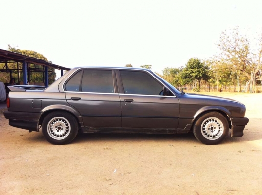 ขายBMW E30 4ประตู เครื่องเดิมM40 ติดแก็ส 59000 ขายBMW E30 4ประตู เครื่องเดิมM40 ติดแก็ส 59000