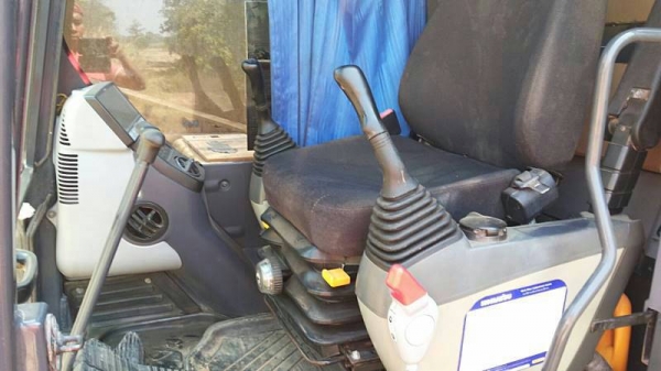 แบคโฮKOMUTSU PC200-8