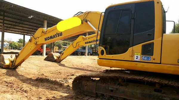 แบคโฮKOMUTSU PC200-8