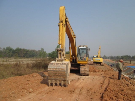 รถขุด KOMATSU PC200-7 ระบบไฟฟ้าครบ รถสวย ชอบราคาเท่าไรต่อรองได้อีกครับ