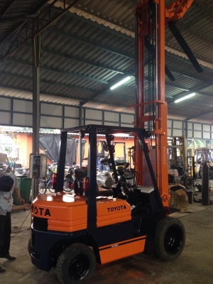 ขาย ฟอล์คลิฟต์ 2.0 ตัน  TOYOTA 5FG20  เสา 4 เมตร ฮิ้งฟอล์ค