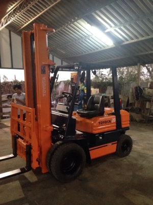 ขาย ฟอล์คลิฟต์ 2.0 ตัน  TOYOTA 5FG20  เสา 4 เมตร ฮิ้งฟอล์ค