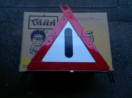 ป้ายสามเปลี่ยมสะท้อนแสงท้ายรถ BENZ แบบพับได้