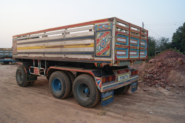 ขายลูกพ่วงสามเพลาแท้