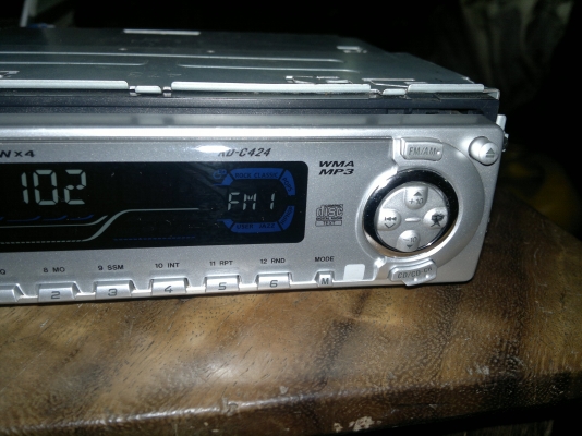 KD-424 JVC เครื่องเล่นวิทยุ CD/MP3