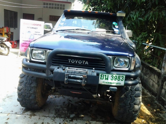 ขายออฟโรดหล่อๆบึกๆ