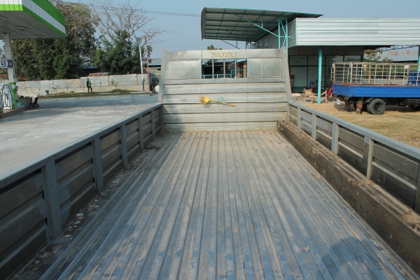 กระบะเลสNKR ไม่ไกลมากส่งได้ครับ กระบะเลสNKR ไม่ไกลมากส่งได้ครับ