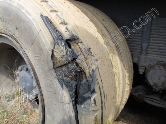 รถบรรทุก 10 ล้อ ยี่ห้อ ISUZU รุ่น FXZ 270 แรงม้า พร้อมหาง