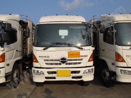 รถบรรทุก 10 ล้อ ยี่ห้อ HINO รุ่น FM8J 260 แรงม้า ติดแก๊ส NGV พร้อมหางสามมิตร (มีทั้งหมด 6 คัน)